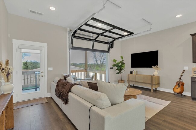 Building Photo - 253 Stonecrest Cir