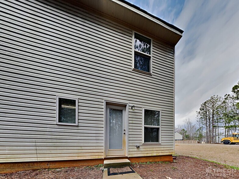 Building Photo - 300 Morning Star Dr