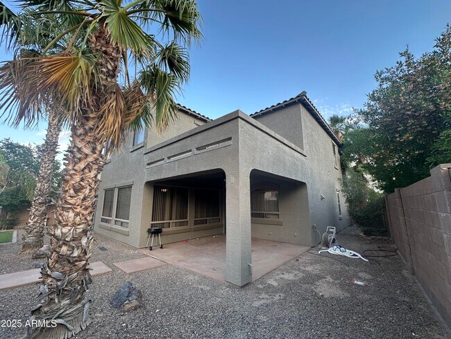 Building Photo - 12534 W Solano Dr