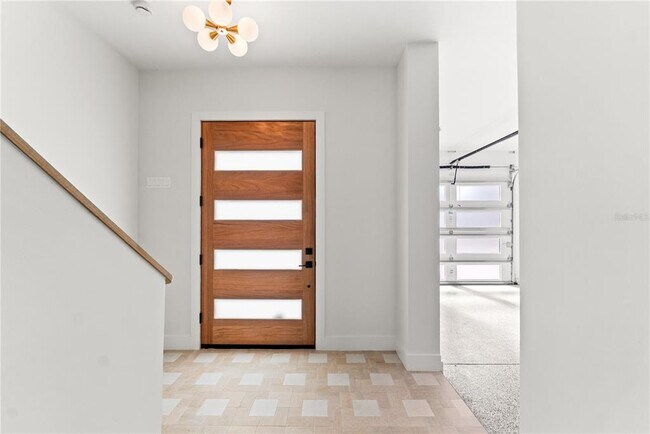 Building Photo - 531 Danube Ave