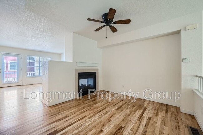 Building Photo - 679 Snowberry St