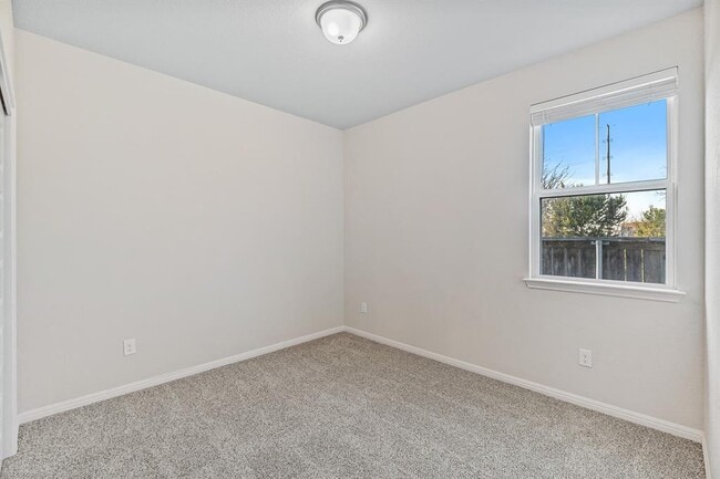 Building Photo - 313 Michaelis Dr