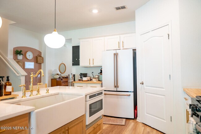 Building Photo - 271 Jarama Cir