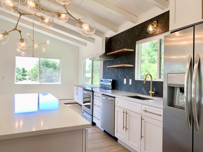 Building Photo - 3365 Ward Rd