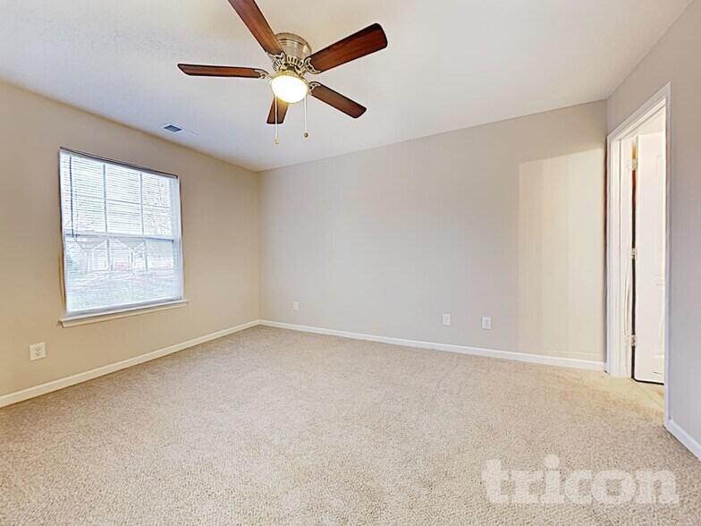Building Photo - 3010 Great Falls Dr