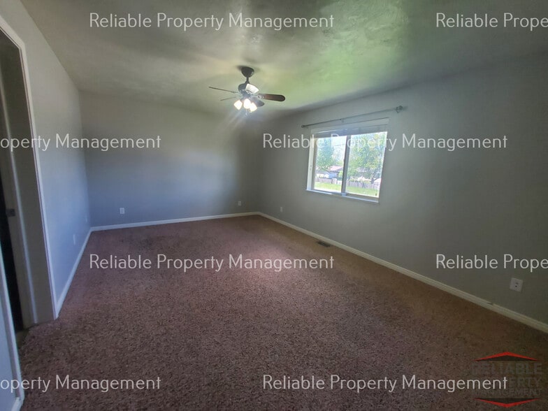 Building Photo - 111 Robison Dr