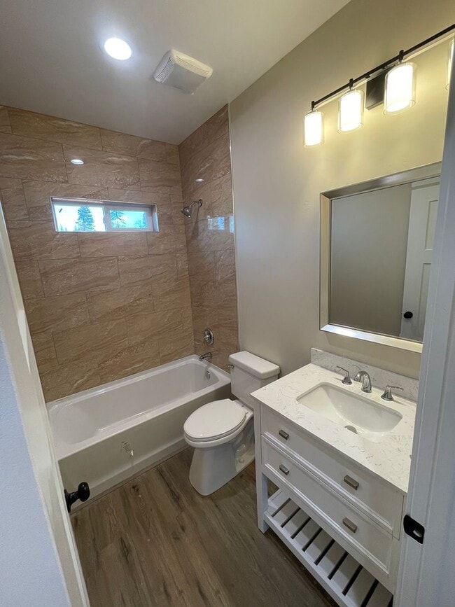 Building Photo - 8588-8590 Ridgecrest Dr