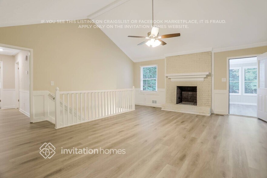 Building Photo - 276 Chambre Ct SW