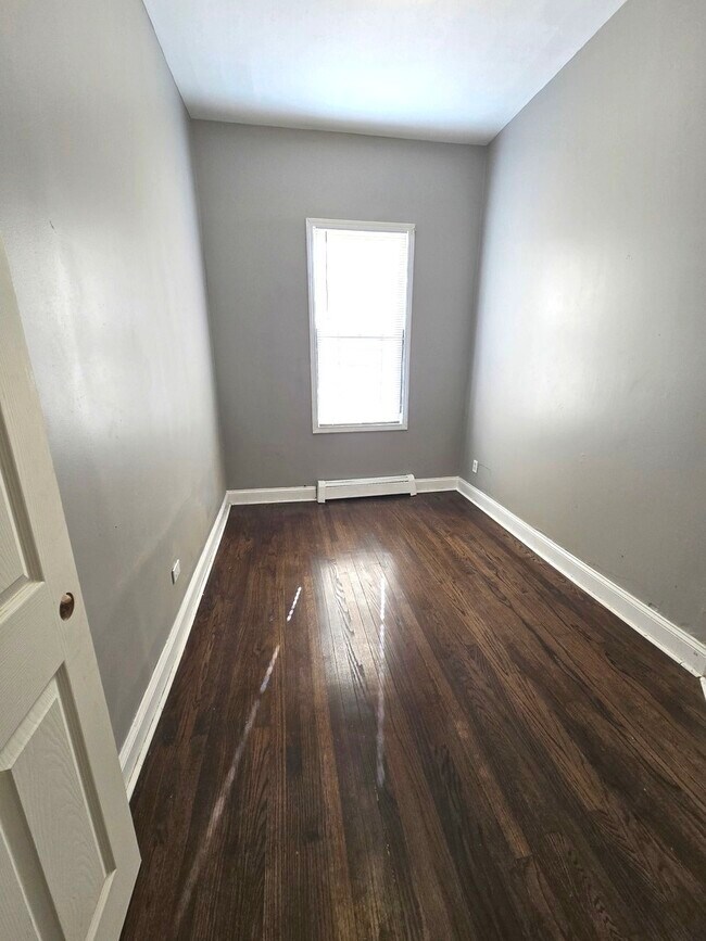 Building Photo - 253 W 118th St