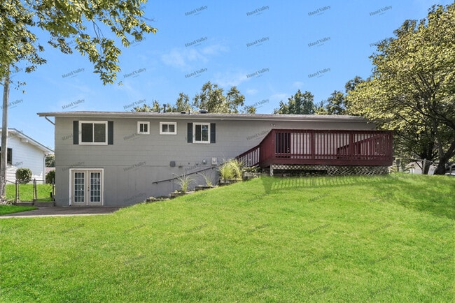 Building Photo - 2355 Lindsay Ln