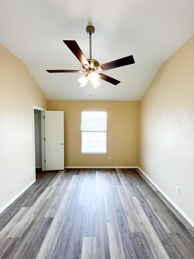 Building Photo - 4501 Jeff Scott Dr