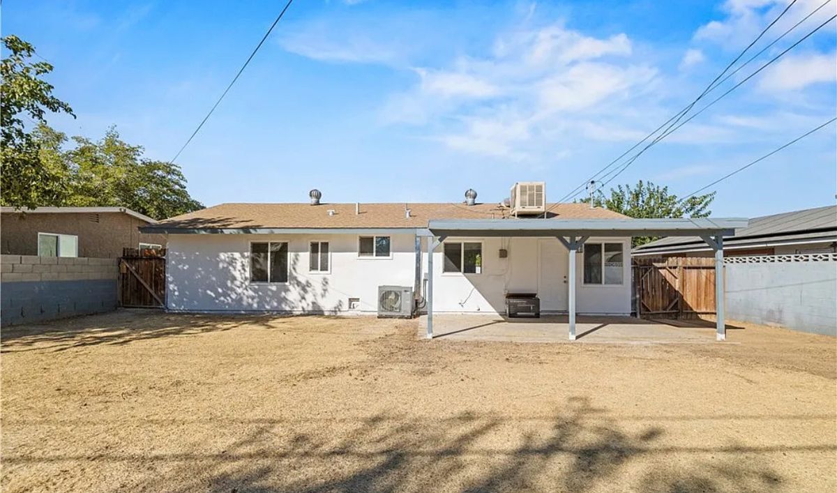 Building Photo - 38466 Sumac Ave