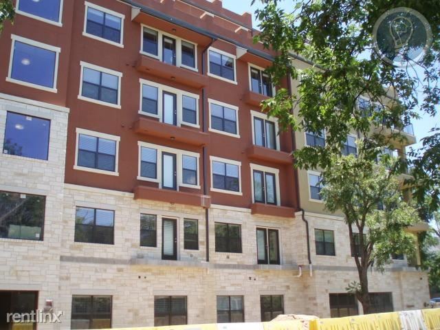 Building Photo - 702 W 25th St