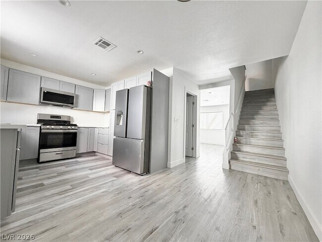 Building Photo - 1720 Cordoba Ln