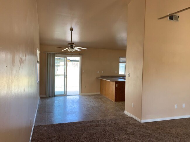 Building Photo - 5404 El Palacio Dr