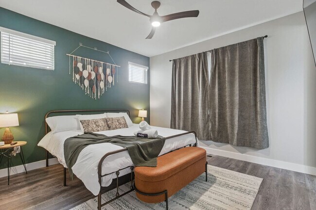 Building Photo - 6029 Benton St