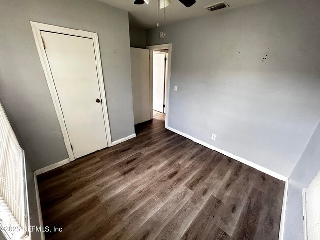 Building Photo - 2057 Brackland St
