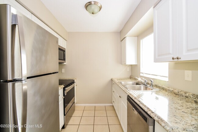 Building Photo - 2000 Burning Tree Dr