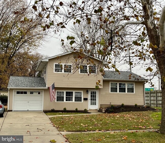 Building Photo - 810 S Harmony Rd