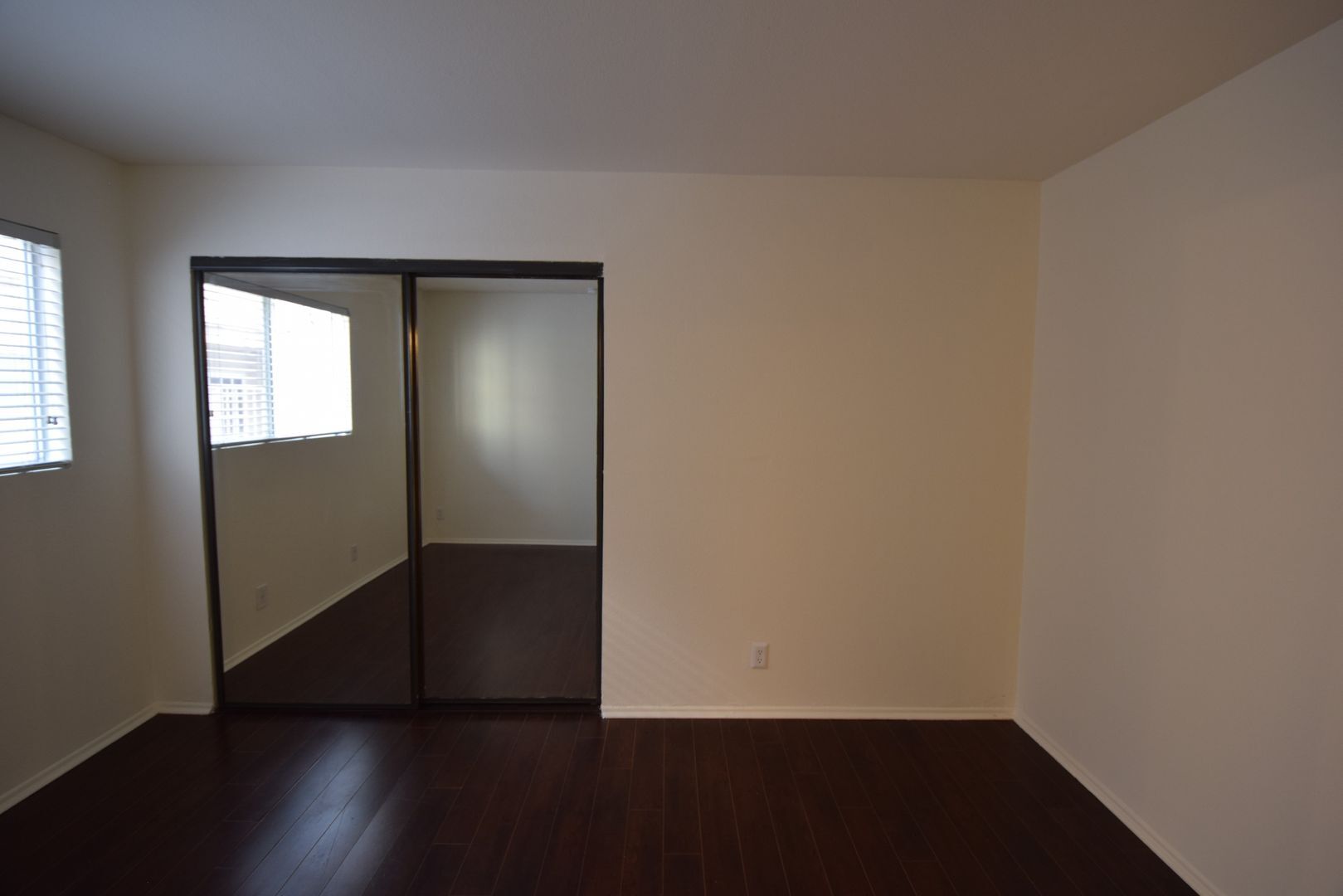 Building Photo - 5002 Tujunga Ave