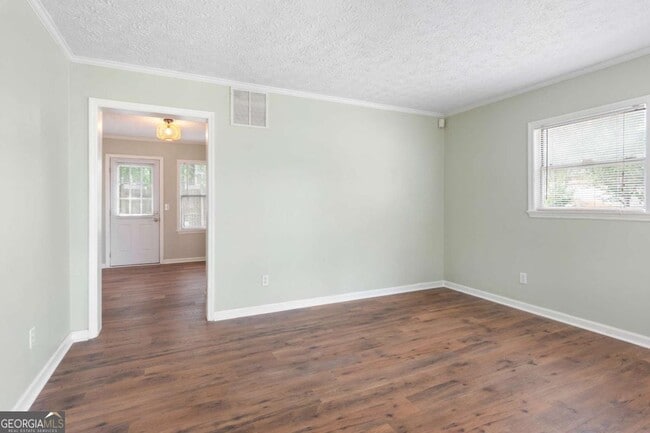 Building Photo - 2051 College Ave NE