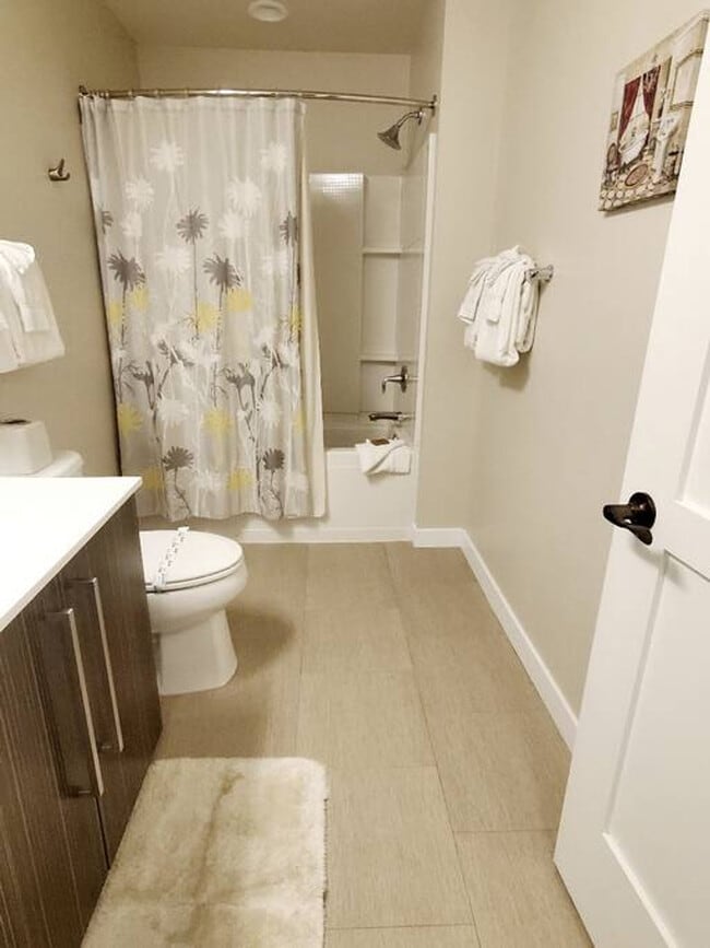 Building Photo - 1813 E Jarvis St