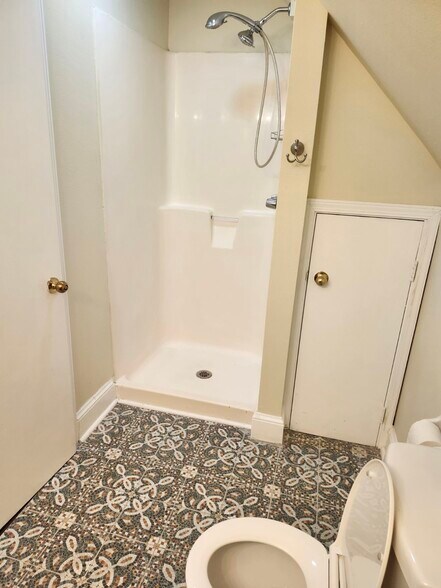 Building Photo - 2415 Saint Charles Ave