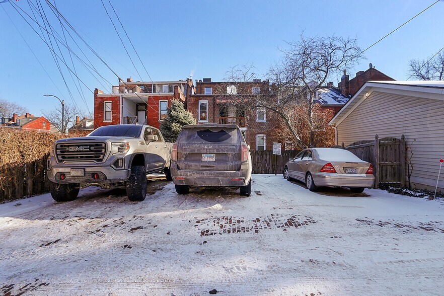 Building Photo - 2205 S 11th St