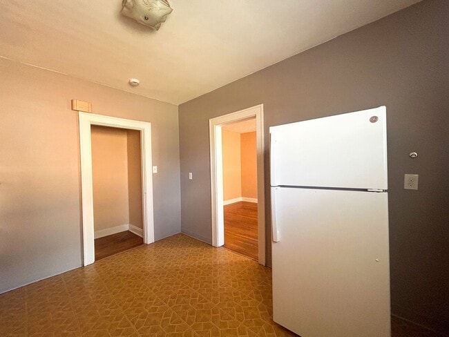 Building Photo - 6338 Hamilton Ave