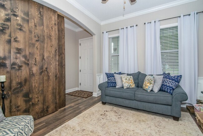 Building Photo - 8114 Champions Forest Way