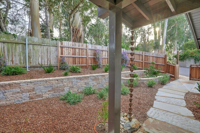 Building Photo - Furnished Mesa Hideaway!