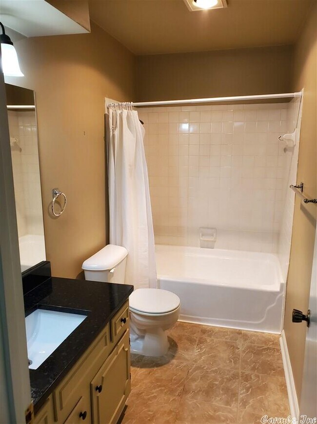 Building Photo - 1201 N Pierce St