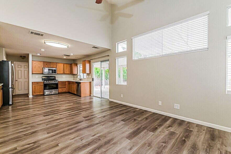 Building Photo - 6237 Autumn Creek Dr