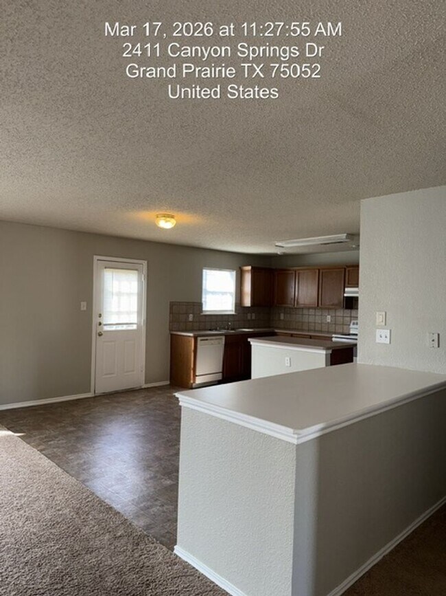 Building Photo - 2411 Canyon Springs Dr