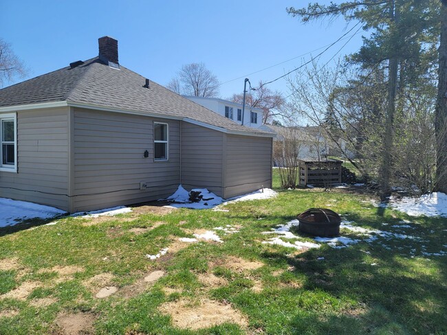 Building Photo - 1 Bed 1 Bath Single Family Home in Wisconsin Rapids