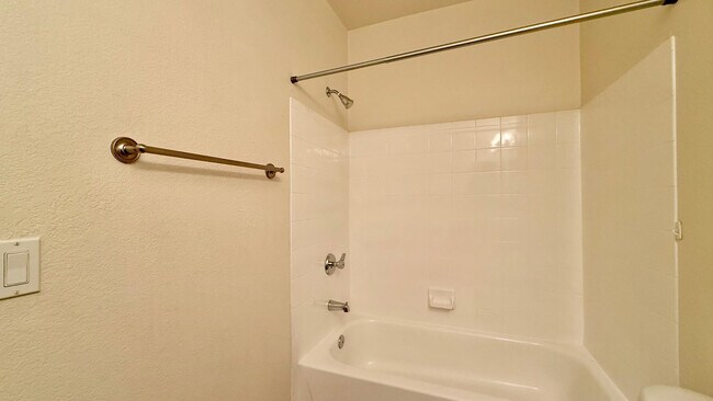 Building Photo - 4925 E Desert Cove Ave