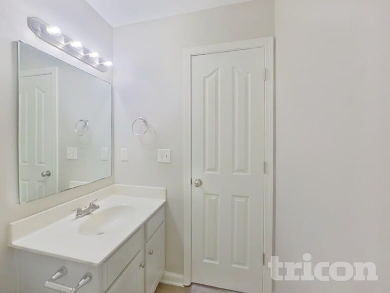 Building Photo - 345 Hunslet Cir