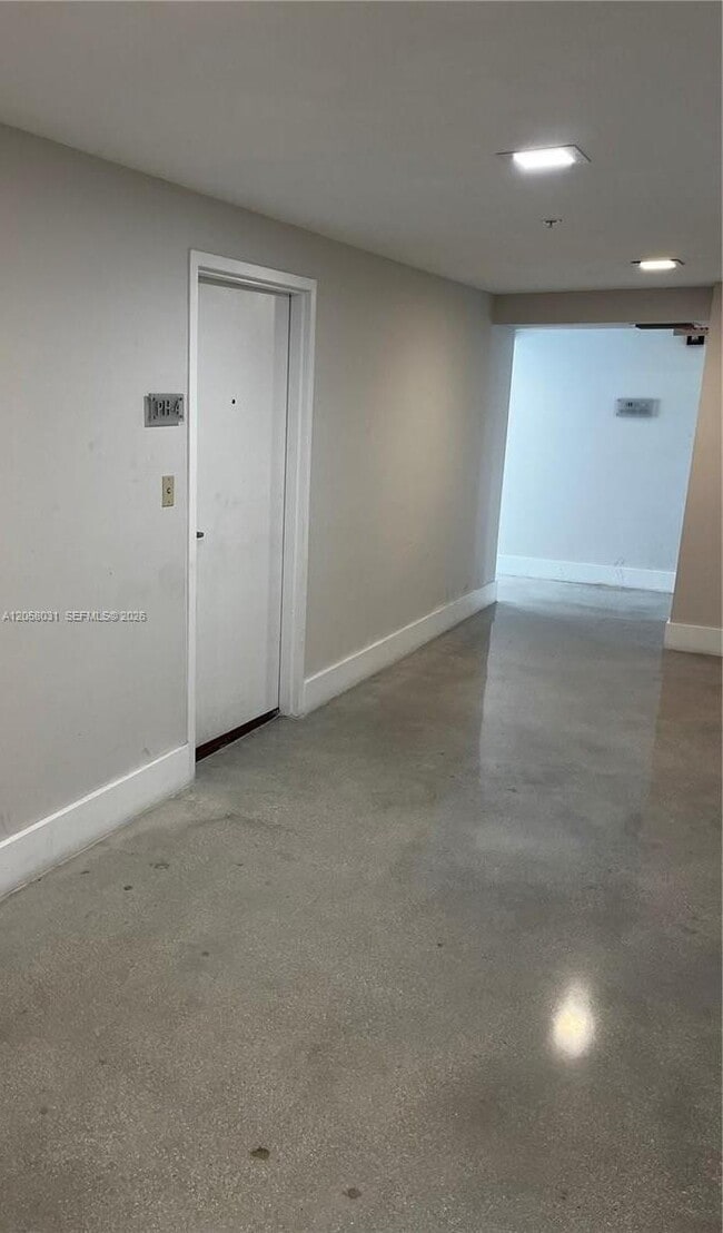 Building Photo - 1701 Sunset Harbour Dr