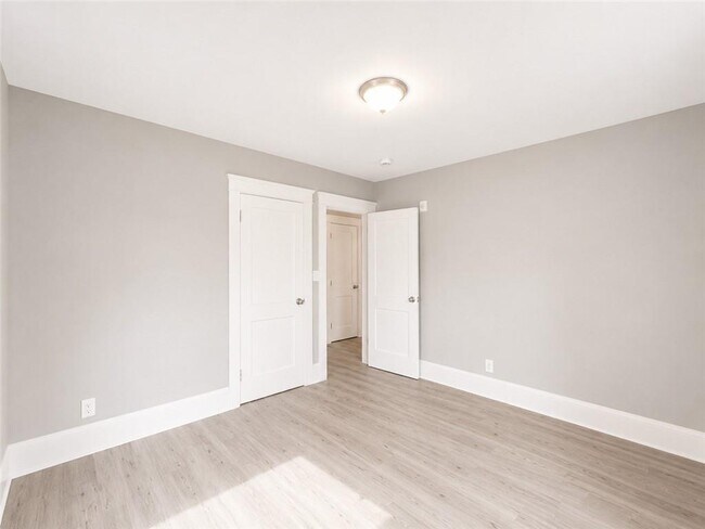 Building Photo - 1003 Atwells Ave