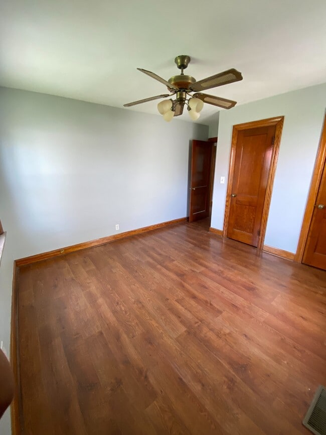 Building Photo - 1931 Cherokee Dr