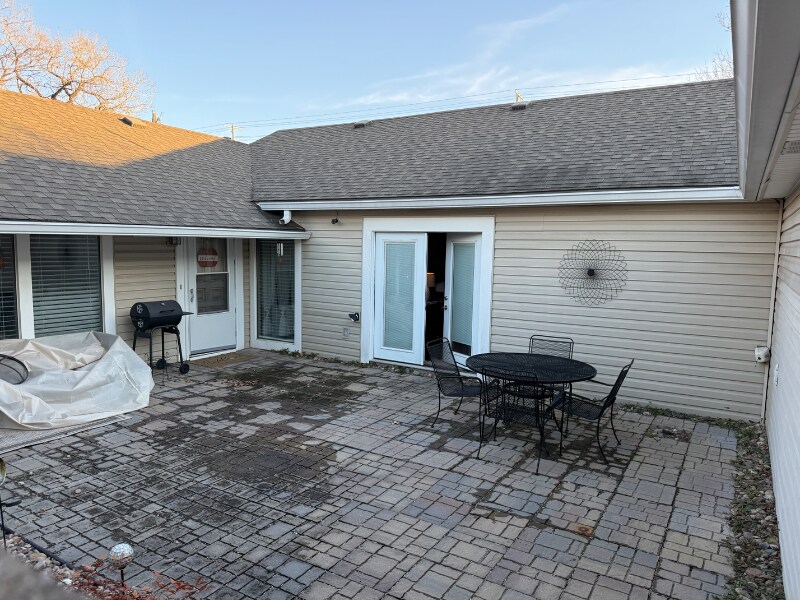 Building Photo - 32 E Chisholm Crk St