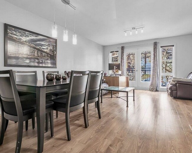 Primary Photo - 831 S Flores St