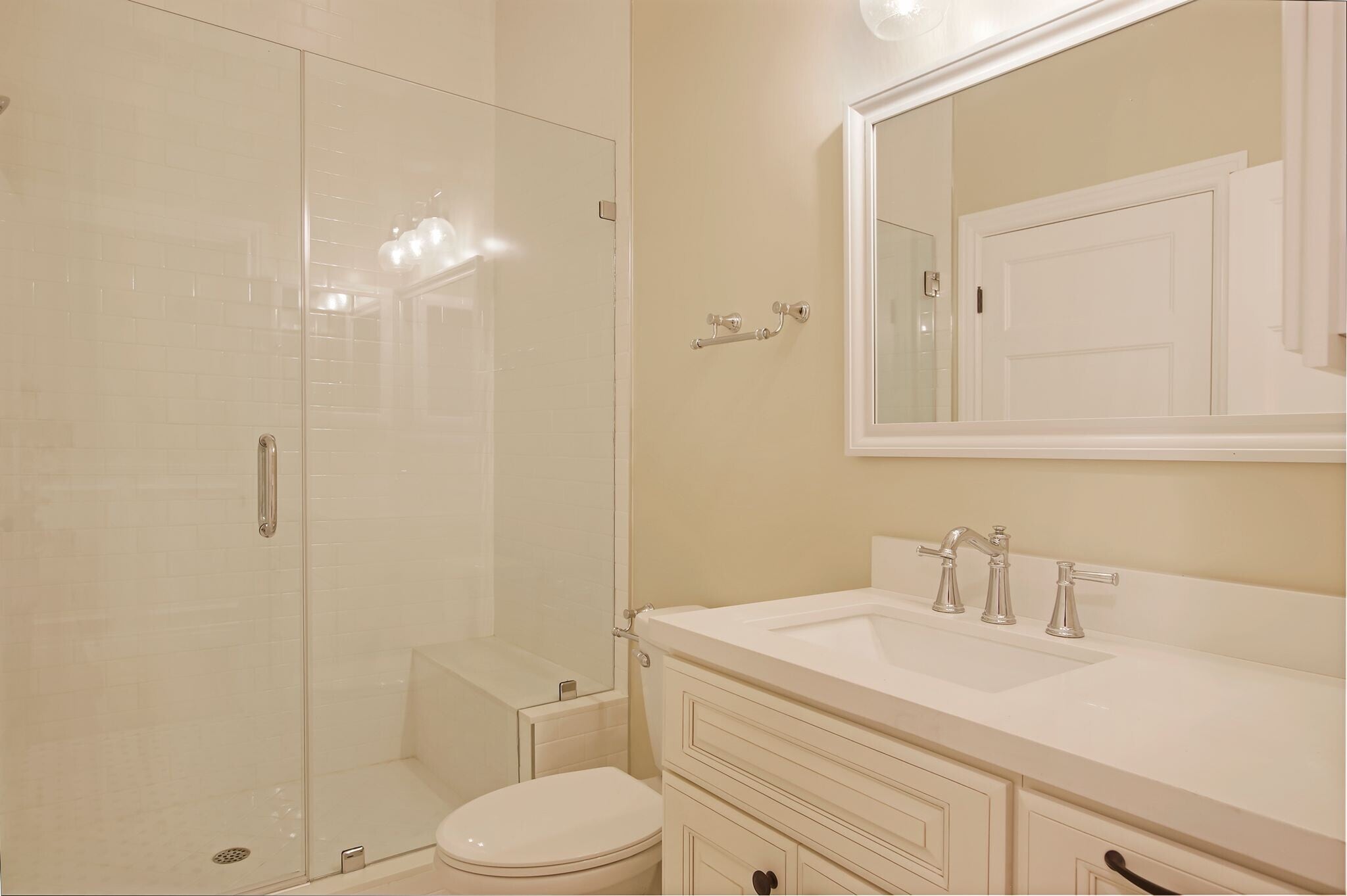 Building Photo - 1238 S Bonnie Brae St