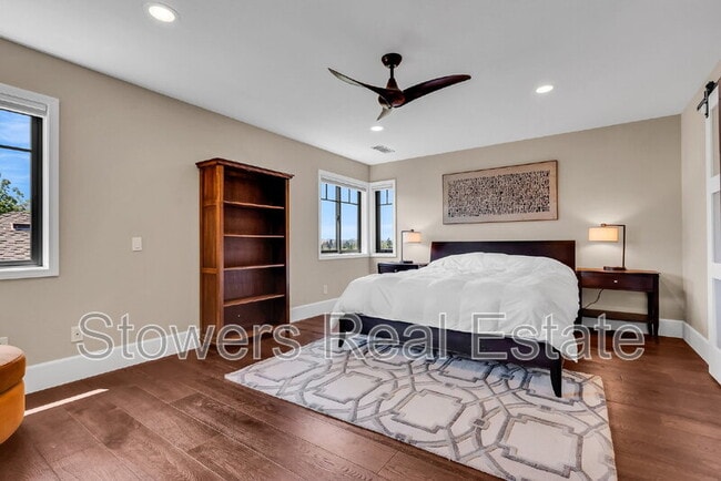 Building Photo - 325 Paraiso Dr