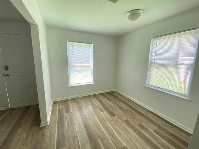 Building Photo - 760 N 41st St