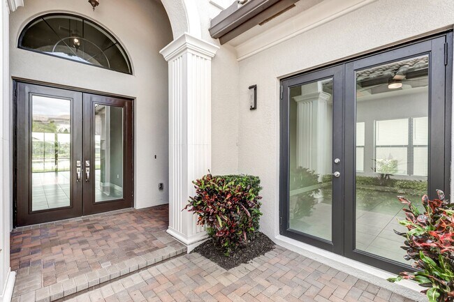Building Photo - ** STONECREEK ** 3 BED + DEN / 3.5 BATH - ...