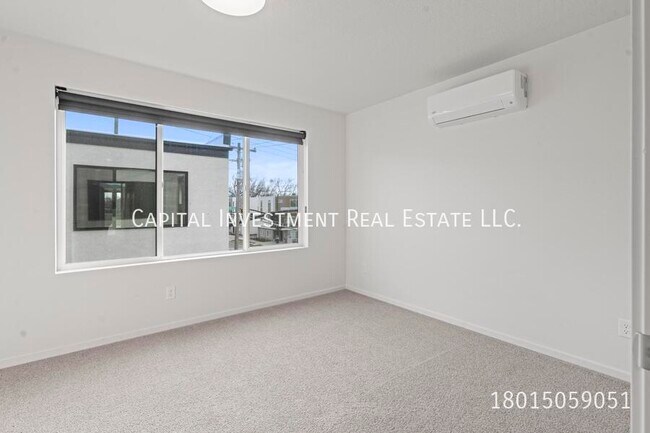 Building Photo - 1689 S W Temple St