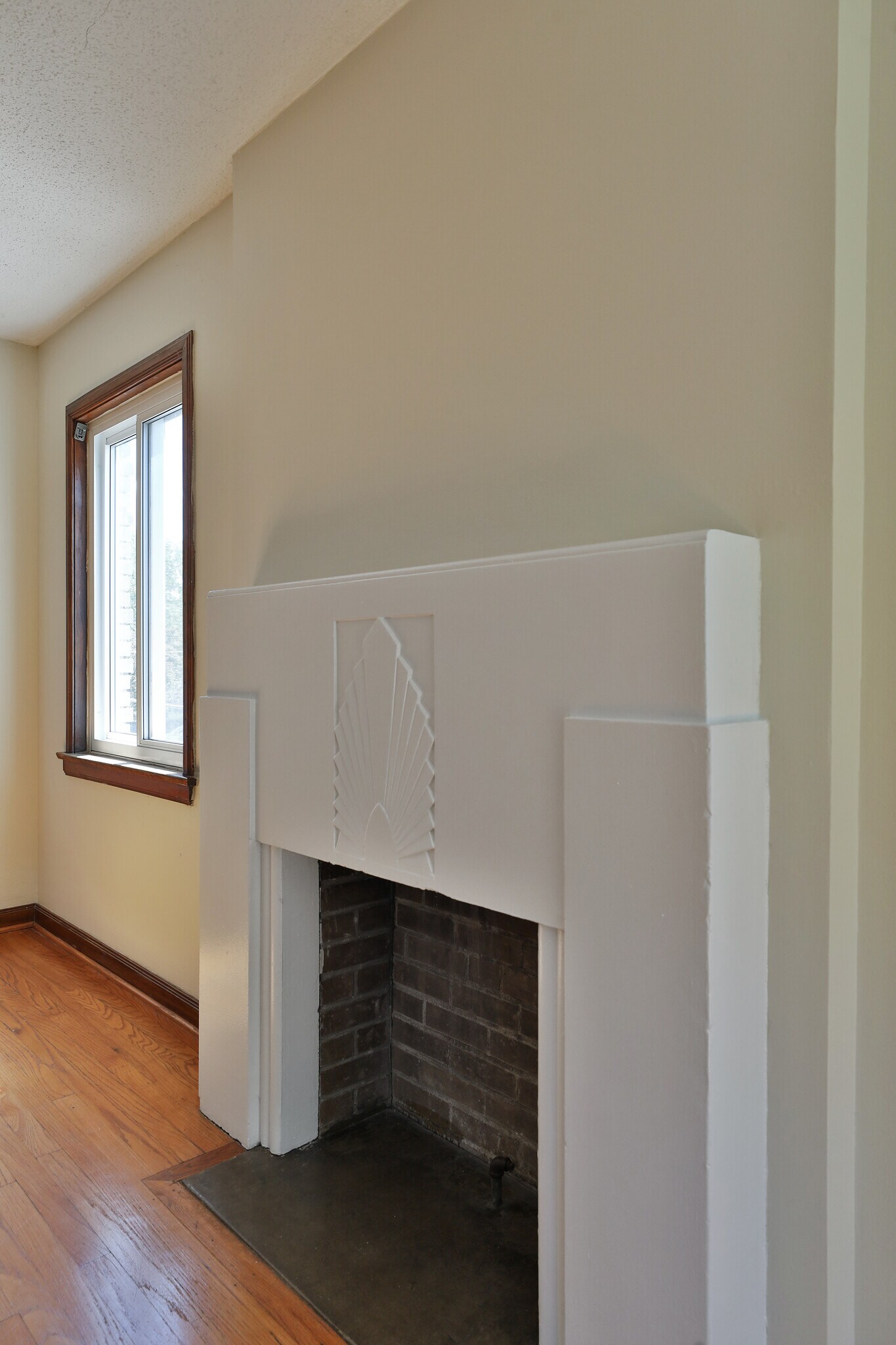 Building Photo - 3248 Indianola Ave