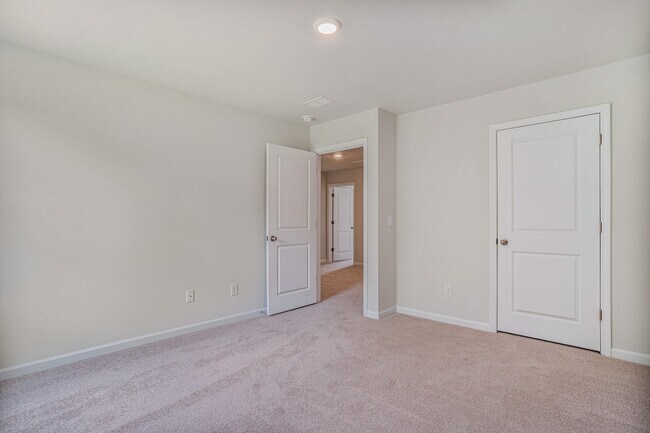 Building Photo - 201 Cherry Grv Dr