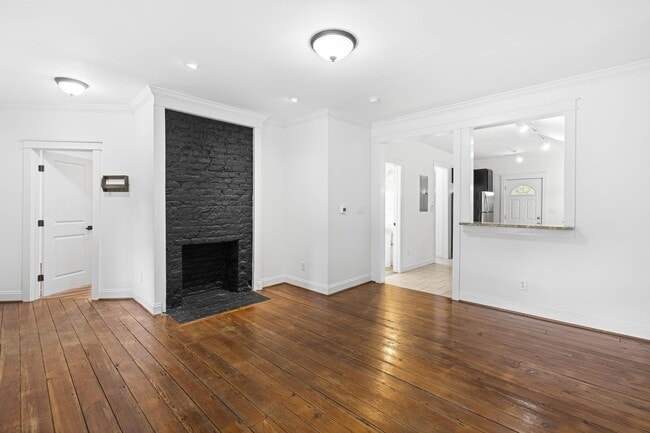 Building Photo - 815 E Davie St